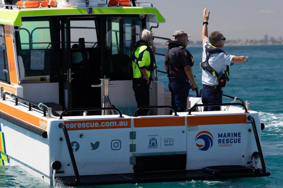 Perth Commerical Boat Signage Marine & Boat Signage 52 Marine rescue vessel in Perth waters displaying boat graphics
