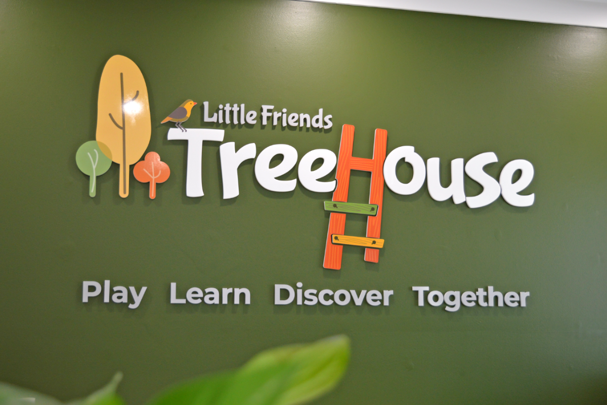 Little Friends Treehouse Reception Signage Perth Go Graphics Reception Signage 9 interior shot of Little Friends Treehouse childcare centre in Perth entrance with reception signage on wall