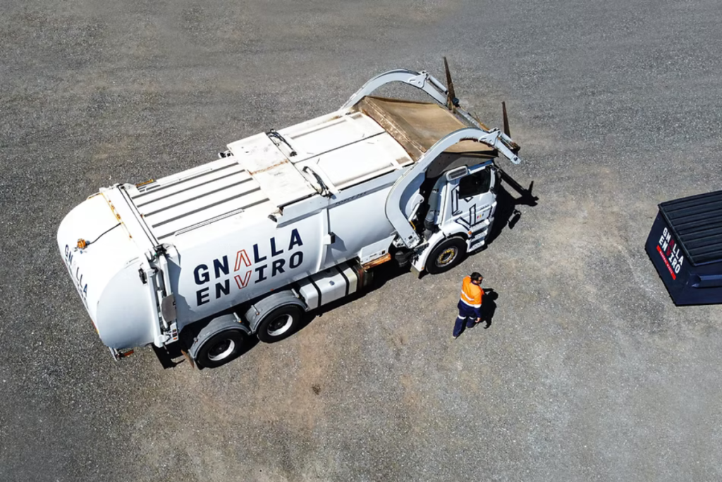 Mine spec Signage Perth Gnalla Enviro MINE SPEC DOESN’T HAVE TO BE BORING: WHEN COMPLIANCE MEETS BRANDING 9 gnalla enviro water truck on wa mine site displaying branded vehicle signage