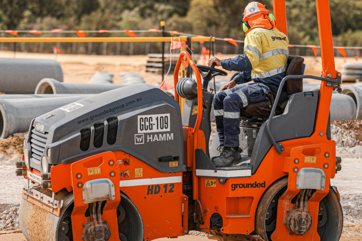 Mine spec Signage Perth Grounded Mine Spec Signage Perth 25 Grounded machine on wa mine site with mine spec signage